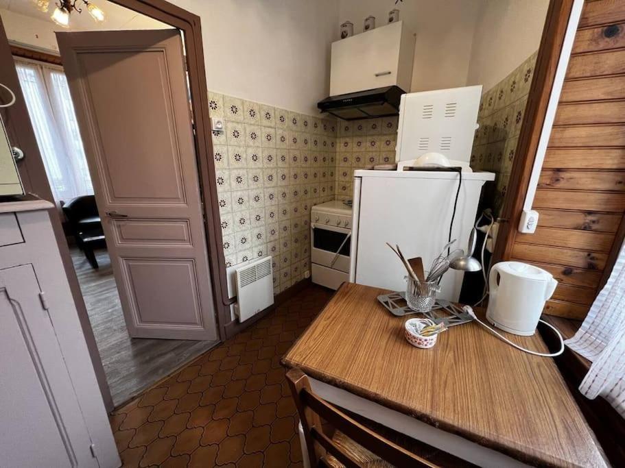 Le Nid Douillet Rustique Linge Fourni Apartment La Bourboule Exterior photo